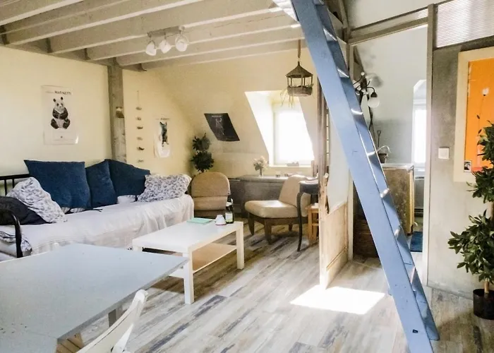 Location * 翁弗勒尔